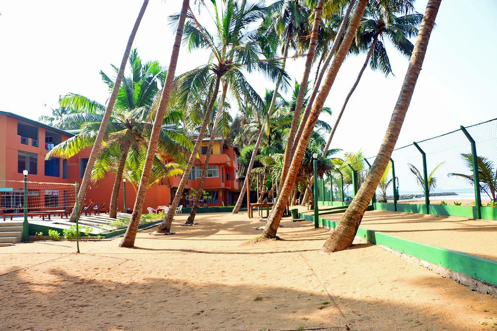 Roy Villa Beach Hotel Kalutara Exterior foto