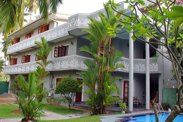 Roy Villa Beach Hotel Kalutara Exterior foto